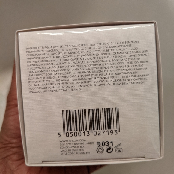 Eve Lom moisture cream - Picture 3 of 3